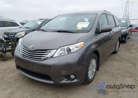2017 Toyota Sienna Xle 8 Passenger z USA, uszkodzony, nr VIN 5TDYZ3DCXHS800425
